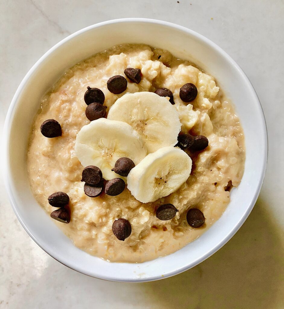 Picture of peanut butter banana quinoa porridge